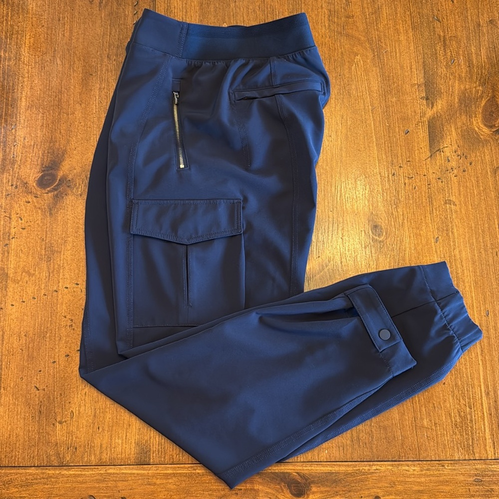 Athleta Endless High Rise Cargo Navy Size 8 Pant